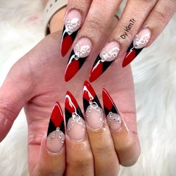 Diamond Nails and Spa
