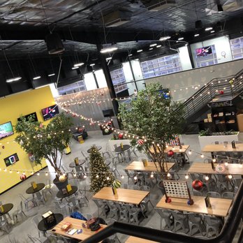 Smash Park - Main bar/restaurant area - Bars Near Me - West Des Moines, Iowa