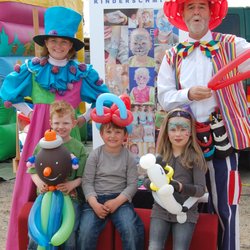 Spielgalerie - Kinderschminken und Luftballonkünstler