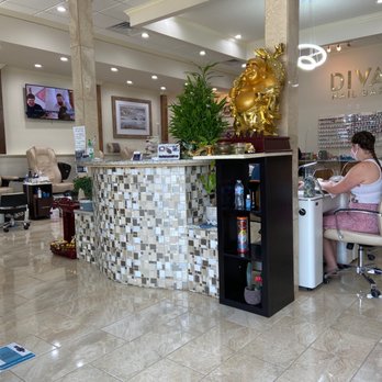 Diva Nail Bar - Reception desk for check-in - Nail Salons Near Me - Lake Charles, Louisiana Diva Nail Bar - Reception desk for check-in - Nail Salons Near Me - Lake Charles, Louisiana
