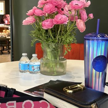 Look At Me - Waiting area with beautiful flowers - Eyebrow Services Near Me - San Francisco, California Look At Me - Waiting area with beautiful flowers - Eyebrow Services Near Me - San Francisco, California