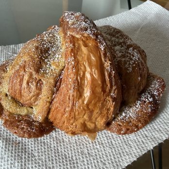 Halekulani Bakery - Pobana Croissant (Passion fruit, mango and banana) - Bakeries Near Me - Honolulu, Hawaii