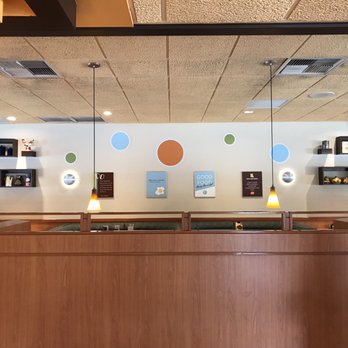 Village Inn - Inside - American Near Me - Tallahassee, Florida