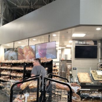 Hy-Vee - Grocery Near Me - Maple Grove, Minnesota