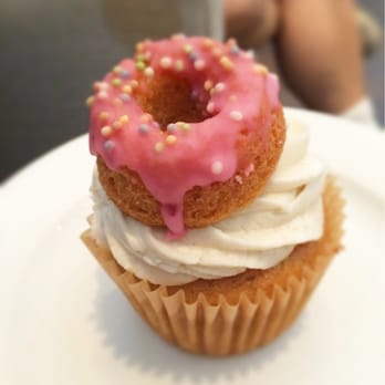 Tori's Bakeshop - The cutest cupcake. - Bakeries Near Me - Toronto, Ontario