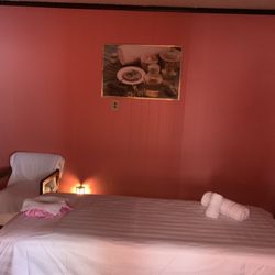 Healing Massage - Clean and comfortable room