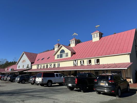 Vermont Antique Mall by null