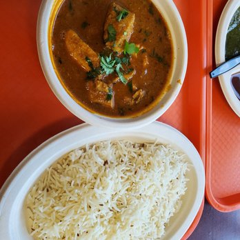 Chaat & More - Indian cuisine - Chicken Curry - Cafes Near Me - Springfield, Virginia