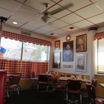Blondies Diner - Ambiance - American Near Me - River Grove, Illinois Blondies Diner - Ambiance - American Near Me - River Grove, Illinois