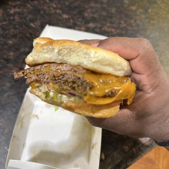 Culver’s - The Culver's Deluxe - Triple Burger w/ Cheddar Cheese - Fast Food Near Me - Detroit, Michigan