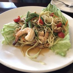 Papaya salad w/ shrimp Papaya salad w/ shrimp