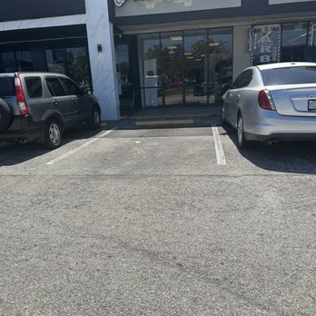 Eve's Alterations - Front of store. Parking available. - Sewing & Alterations Near Me - Kissimmee, Florida