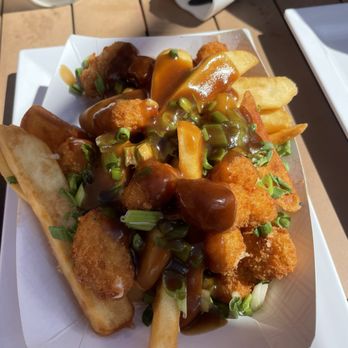 GRAYTON ROAD TAVERN - Updated May 2025 - 216 Photos & 196 Reviews