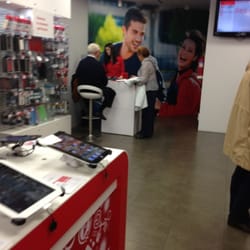 Vodafone - Gente muy joven al mando de la tienda