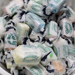 Dolle's Candyland - Bucket of Taffy