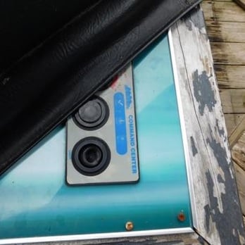 Locust Hill - Hot tub control button mashed in and inoperable - Bed & Breakfast Near Me - Marlinton, West Virginia