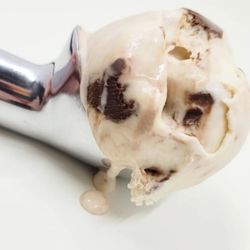 Your Sweets Paradise - Lightning Vanilla with Chocolate Ganache