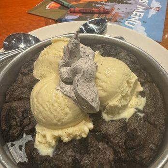 BJ's Restaurant & Brewhouse - New American Near Me - Glendale, California