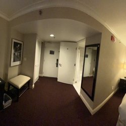 The Commerce Casino & Hotel - Inside the room