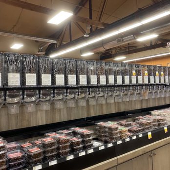 Fresh Thyme Market - a display of fresh thyme - Grocery Near Me - Downers Grove, Illinois