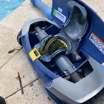 Jazmin's Pool Service - Check your auto vacuum regularly for debris to ensure it's working efficiently - Pool Cleaners Near Me - Margate, Florida Jazmin's Pool Service - Check your auto vacuum regularly for debris to ensure it's working efficiently - Pool Cleaners Near Me - Margate, Florida