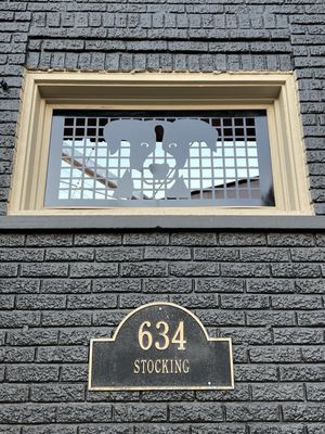 Blue Dog Tavern by null