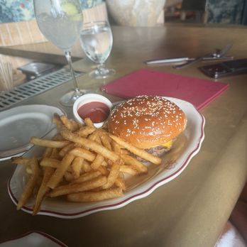 Predalina - Predalina burger - Mediterranean Near Me - Tampa, Florida Predalina - Predalina burger - Mediterranean Near Me - Tampa, Florida