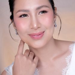 Nelsy Ernst Pro-Makeup Artist