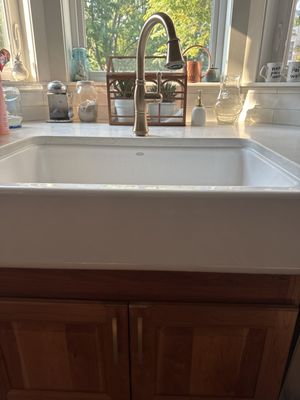 Petraccione Louis & Sons Logo