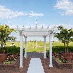 Mansion at Timber Point - Outdoor wedding ceremony space.
