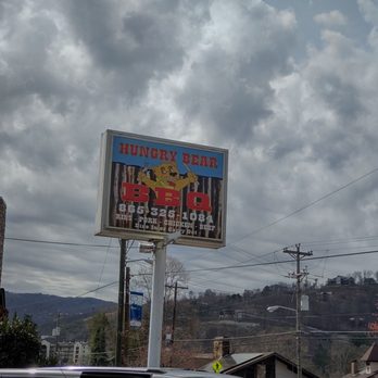 Hungry Bear BBQ #2 - Barbeque Near Me - Gatlinburg, Tennessee