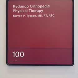 Peak Orthopedic Physical Therapy-Redondo Beach - Signage next to the entrance 07-08-2024