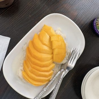 Ba-Le Sandwich Shop - Mango Sticky Rice - Vietnamese Near Me - Honolulu, Hawaii Ba-Le Sandwich Shop - Mango Sticky Rice - Vietnamese Near Me - Honolulu, Hawaii