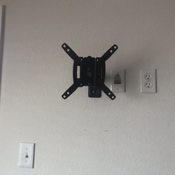 Texas Media Experts - Before with old mount - Home Theatre Installation Near Me - San Antonio, Texas