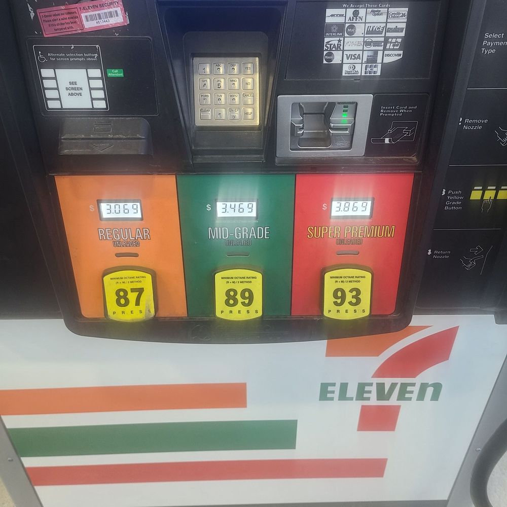 7-Eleven - gas pumps at a gas station - Convenience Stores Near Me - Woodbridge, Virginia 7-Eleven - gas pumps at a gas station - Convenience Stores Near Me - Woodbridge, Virginia