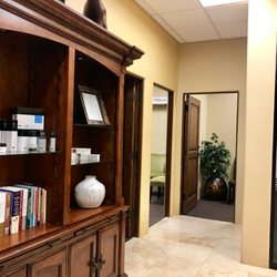 Peoria Health Solutions - Hallway to Main Treatment and Consultation Room