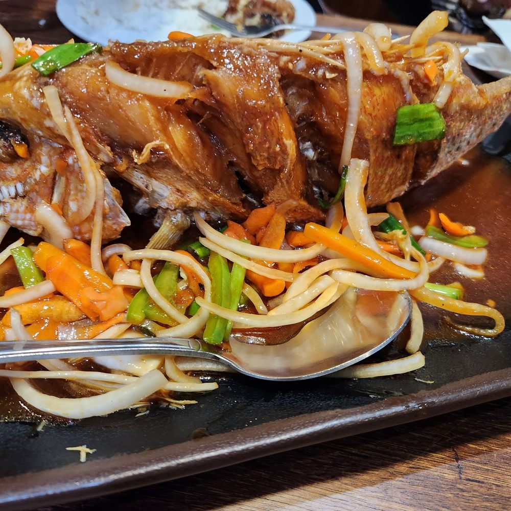 Hong Ning Restaurant - Fried snapper - Filipino Near Me - Carol Stream, Illinois Hong Ning Restaurant - Fried snapper - Filipino Near Me - Carol Stream, Illinois