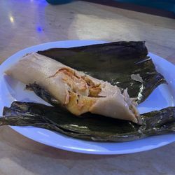 Pupuseria El Kiosco - Tamal de Pollo