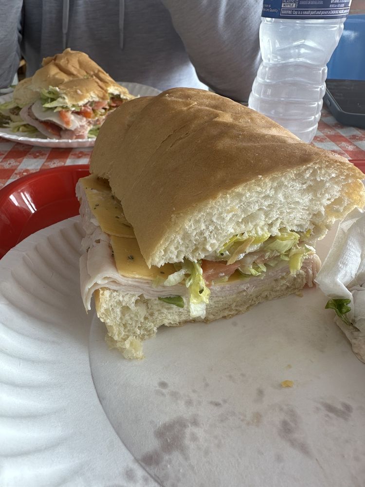 AMERICAN HERO RESTAURANT Updated November 2024 27 Reviews 2011 N