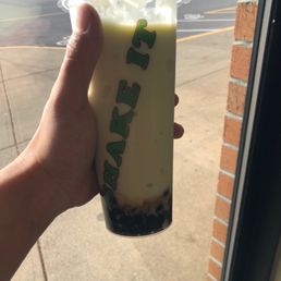 Avocado slush with tapiocas