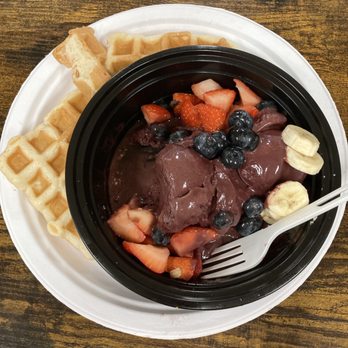 Waffle and Berry - Açai bowl + waffle - Waffles Near Me - Honolulu, Hawaii