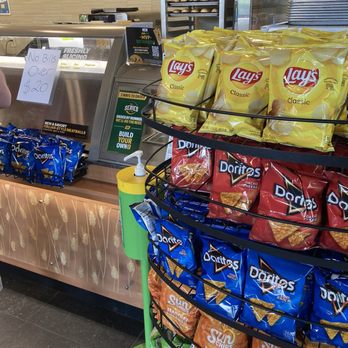Subway - No bills larger than $20 sign - Sandwiches Near Me - Matthews, North Carolina