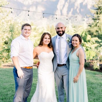 Cape Horn Estate - Photo with the bride and groom! - Venues & Event Spaces Near Me - Stevenson, Washington Cape Horn Estate - Photo with the bride and groom! - Venues & Event Spaces Near Me - Stevenson, Washington