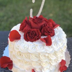 Divine Cakes by Mariana