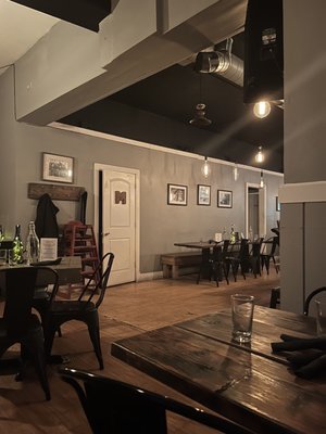 Reclaimed Bar & Restaurant - Chicago by null