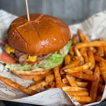 Anny's Fine Burger - Bacon burger with fresh fries - Burgers Near Me - Santee, California Anny's Fine Burger - Bacon burger with fresh fries - Burgers Near Me - Santee, California