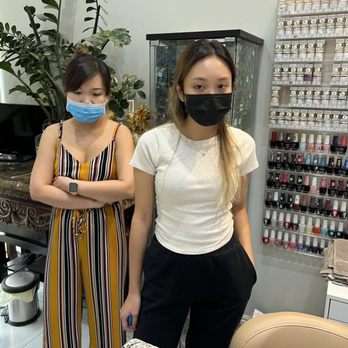 Vanessa Lashes & Nails - Blue mask owner Lynn black mask "co-owner" speaks for Lynn but I understood Lynn just fine. - Nail Salons Near Me - Mesa, Arizona