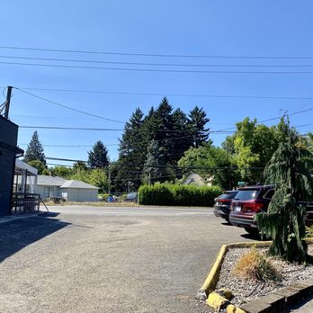 Victor 23 Craft Brewery - The small parking lot and street sign of Victor-23 Craft Brewery - Breweries Near Me - Vancouver, Washington Victor 23 Craft Brewery - The small parking lot and street sign of Victor-23 Craft Brewery - Breweries Near Me - Vancouver, Washington