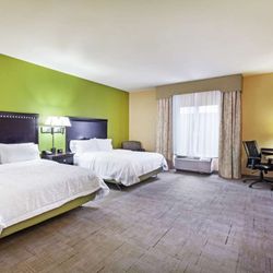 Hampton Inn & Suites Tulsa North/Owasso - Guest room