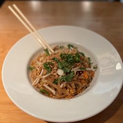 Kinnaree Thai Cuisine - Pad Thai